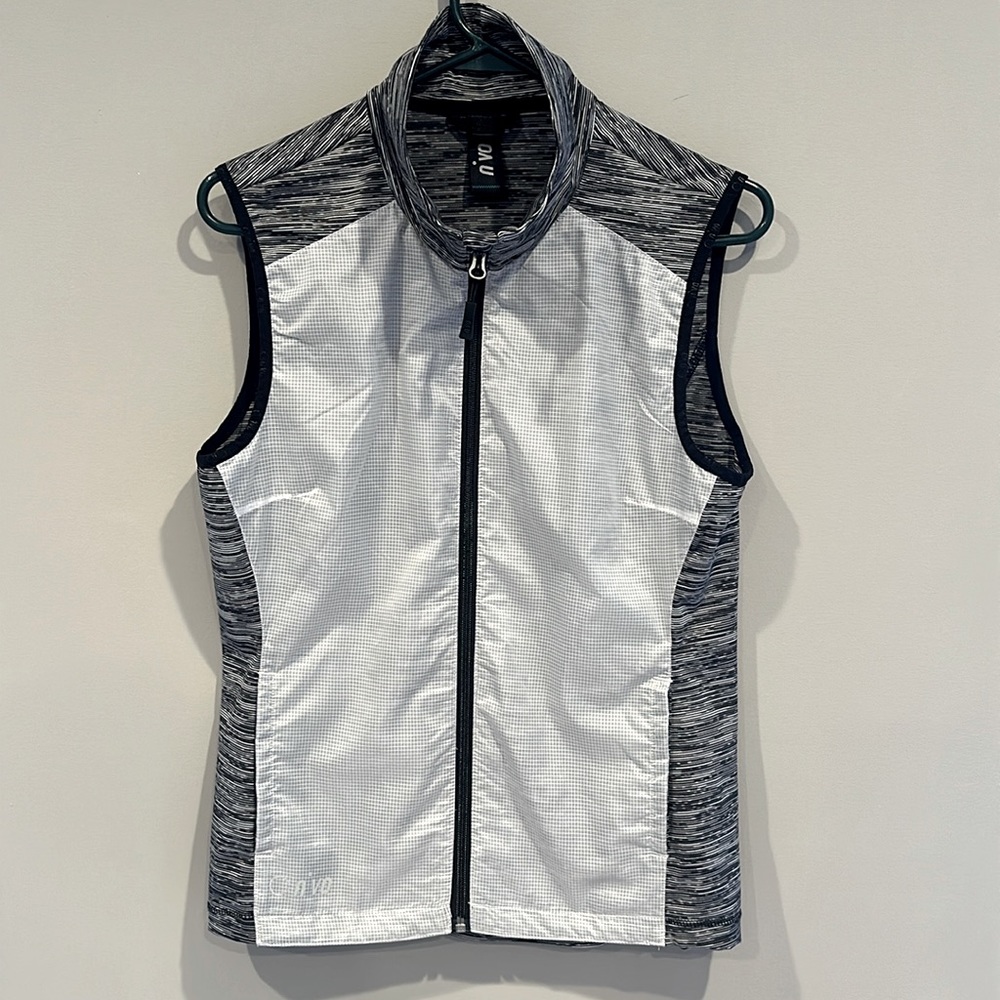 NVO women’s golf vest - Size M - black and white